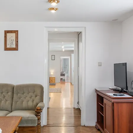 Old Town - Just Steps From Old Town Square Apartment *