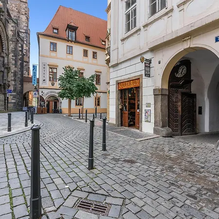 Old Town - Just Steps From Old Town Square Διαμέρισμα *