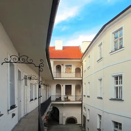 Old Town - Just Steps From Old Town Square