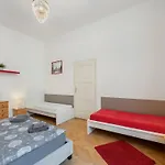 Old Town - Just Steps From Old Town Square *
